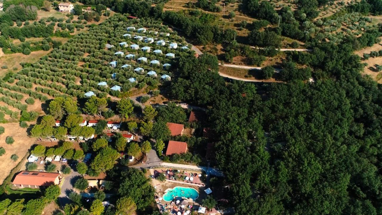 Cerquestra Camping Village Monte del Lago Dış mekan fotoğraf